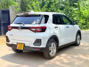 Toyota Raize 2024 SUV (Used)