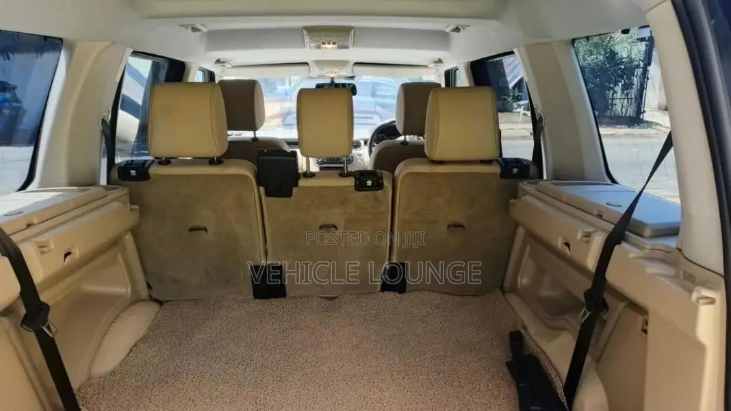 Land-Rover Discovery S 2016 SUV (Used)