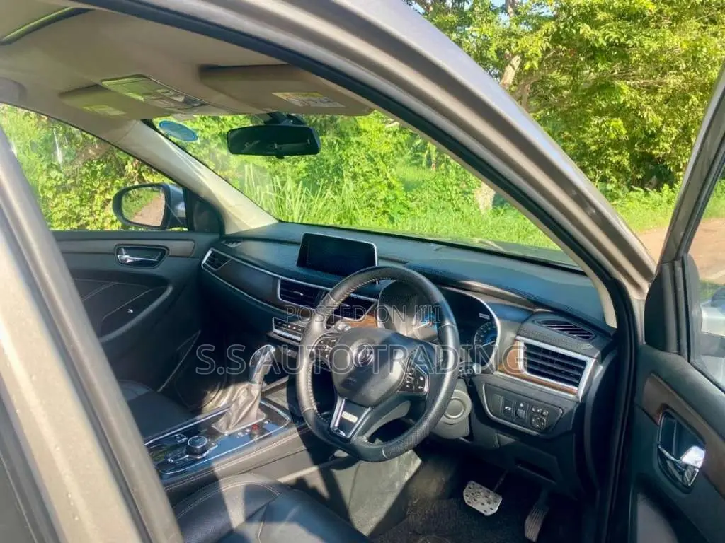 DFSK Glory I-Auto 2023 SUV (Used)