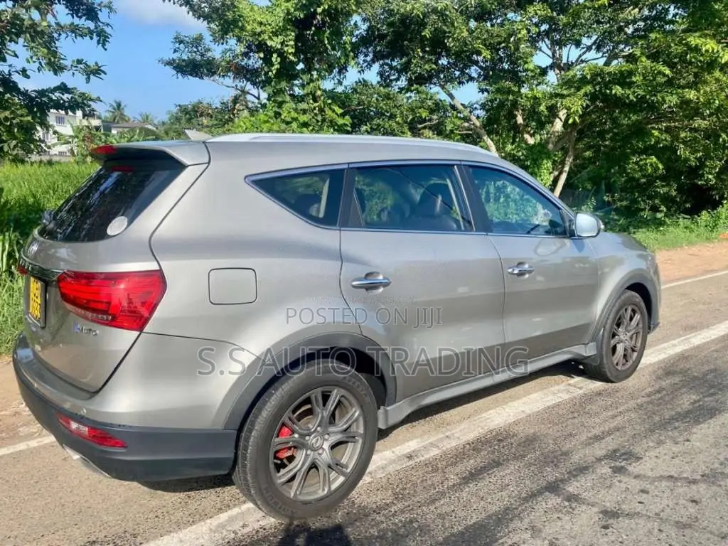 DFSK Glory I-Auto 2023 SUV (Used)