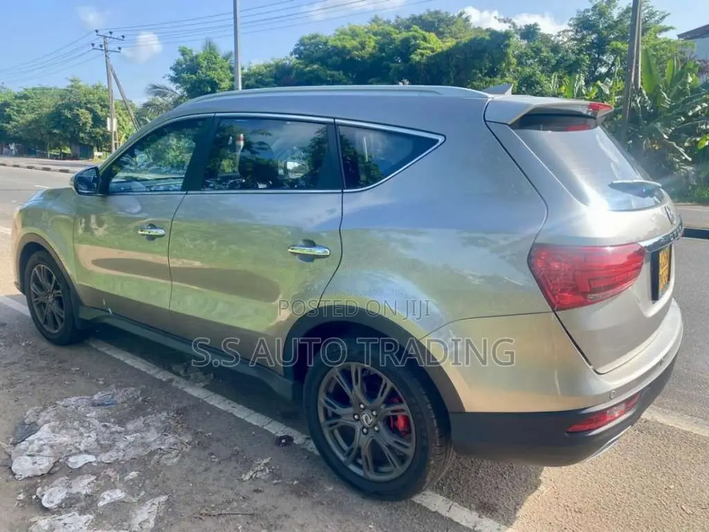 DFSK Glory I-Auto 2023 SUV (Used)