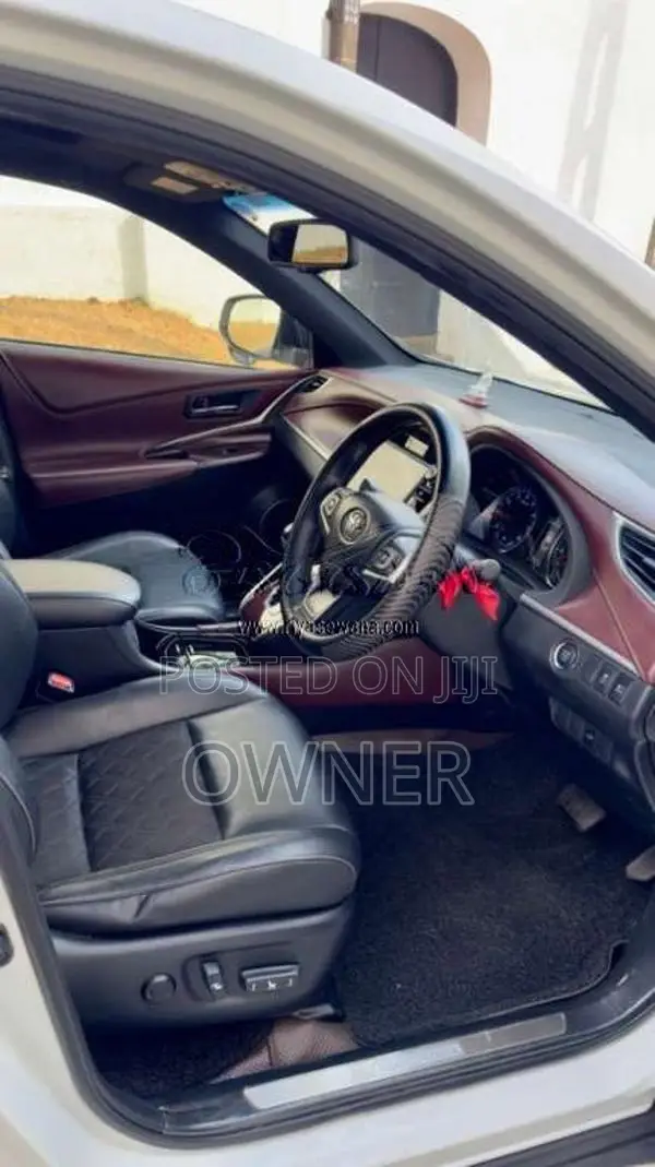 Toyota Harrier 2015 SUV (Used)