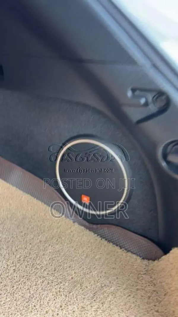 Toyota Harrier 2015 SUV (Used)