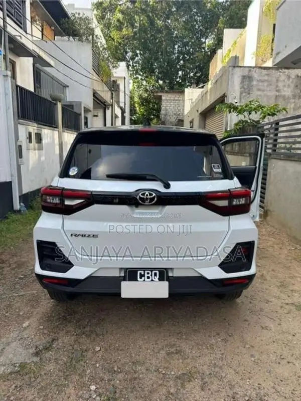 Toyota Raize 2024 SUV (Used)