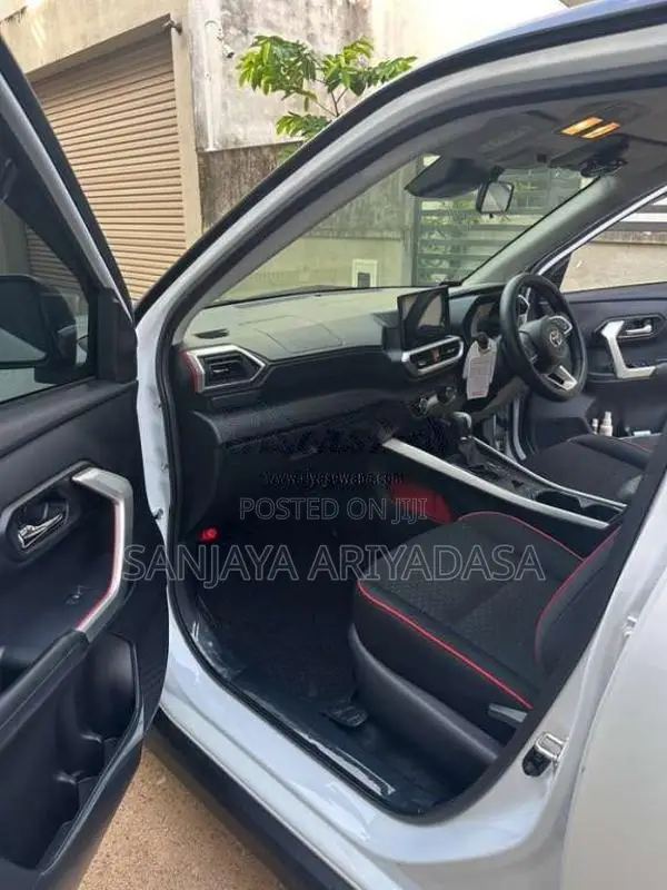 Toyota Raize 2024 SUV (Used)
