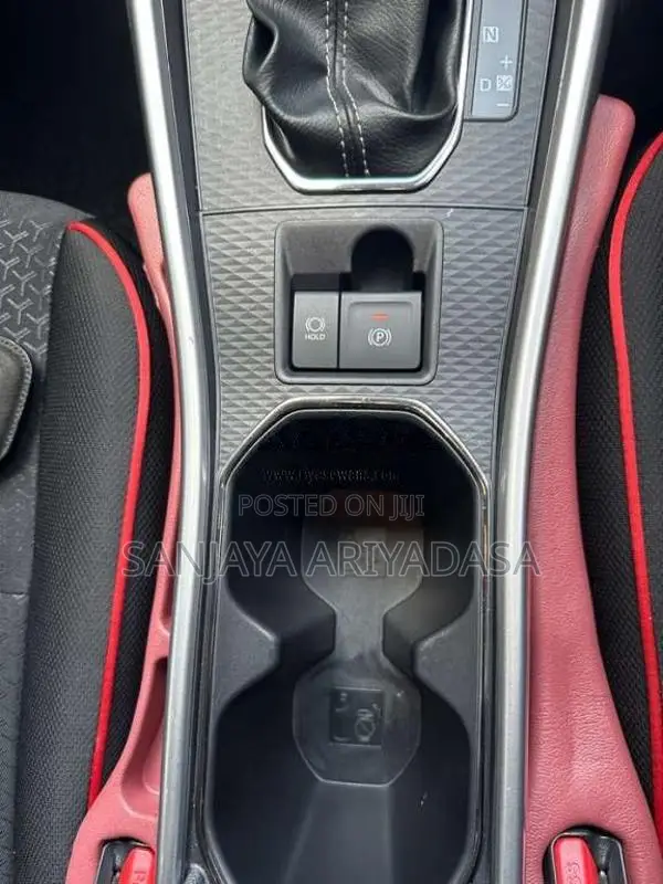 Toyota Raize 2024 SUV (Used)