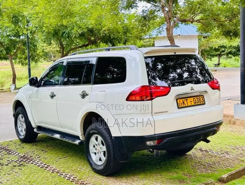Mitsubishi Montero Sport 2011 SUV (Used)