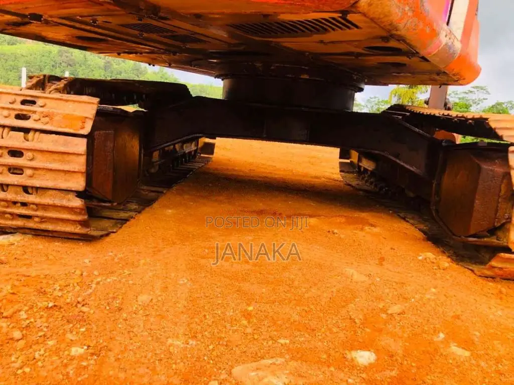Hitachi 120-2 2012 Heavy-Duty (Used)