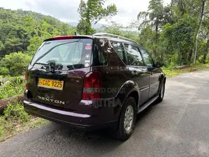 Micro Sssang Yong 2014 SUV (Used)