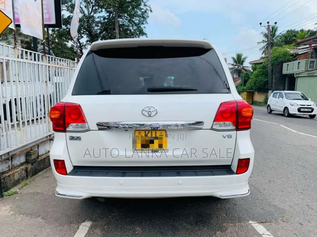 Toyota Land Cruiser V8 ZX 2011 SUV (Used)
