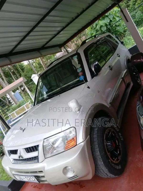 Mitsubishi Montero V6 2004 SUV (Used)