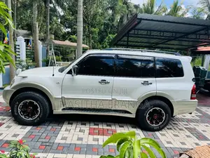 Mitsubishi Montero V6 2004 SUV (Used)