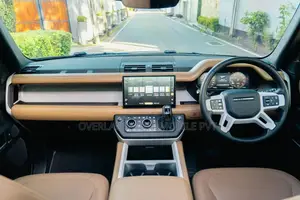 Land-Rover DEFENDER X-DYNAMIC HSE Ingenium UK 2025 SUV (Used)