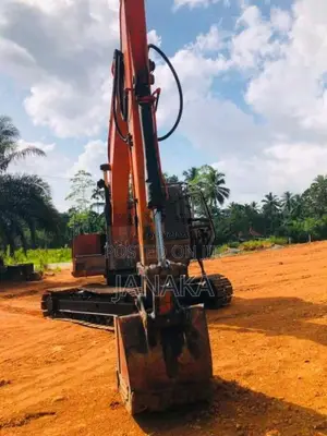 Hitachi 120-2 2012 Heavy-Duty (Used)