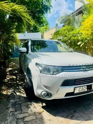 Mitsubishi Outlander 2013 SUV (Used)