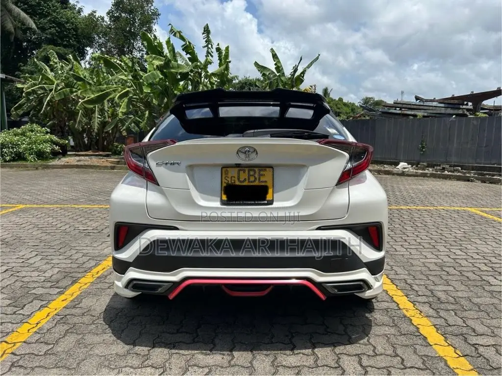 Toyota CHR NGX 10 2018 SUV (Used)