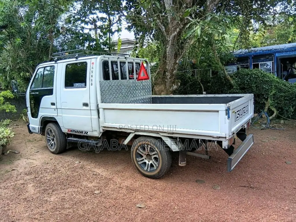 Isuzu ELF 1980 Crew Cab (Used)