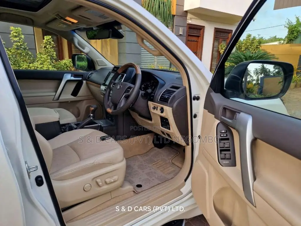 Toyota Land Cruiser TX 2023 SUV (Used)