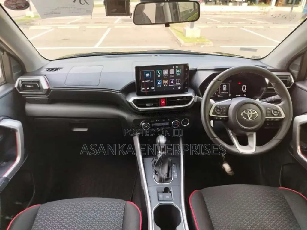 Toyota Raize Z BSM 2023 SUV (Used)