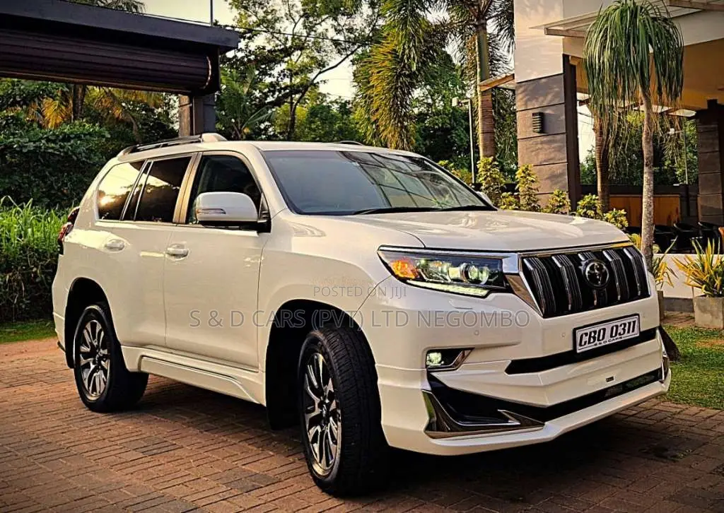 Toyota Land Cruiser TX 2023 SUV (Used)