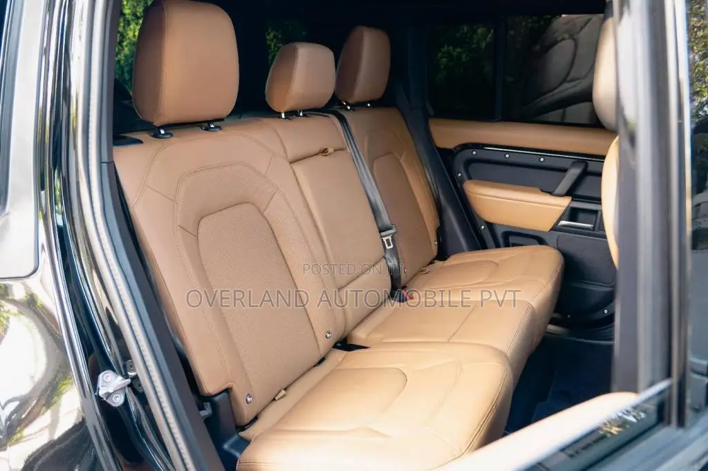 Land-Rover DEFENDER X-DYNAMIC HSE Ingenium UK 2025 SUV (Used)