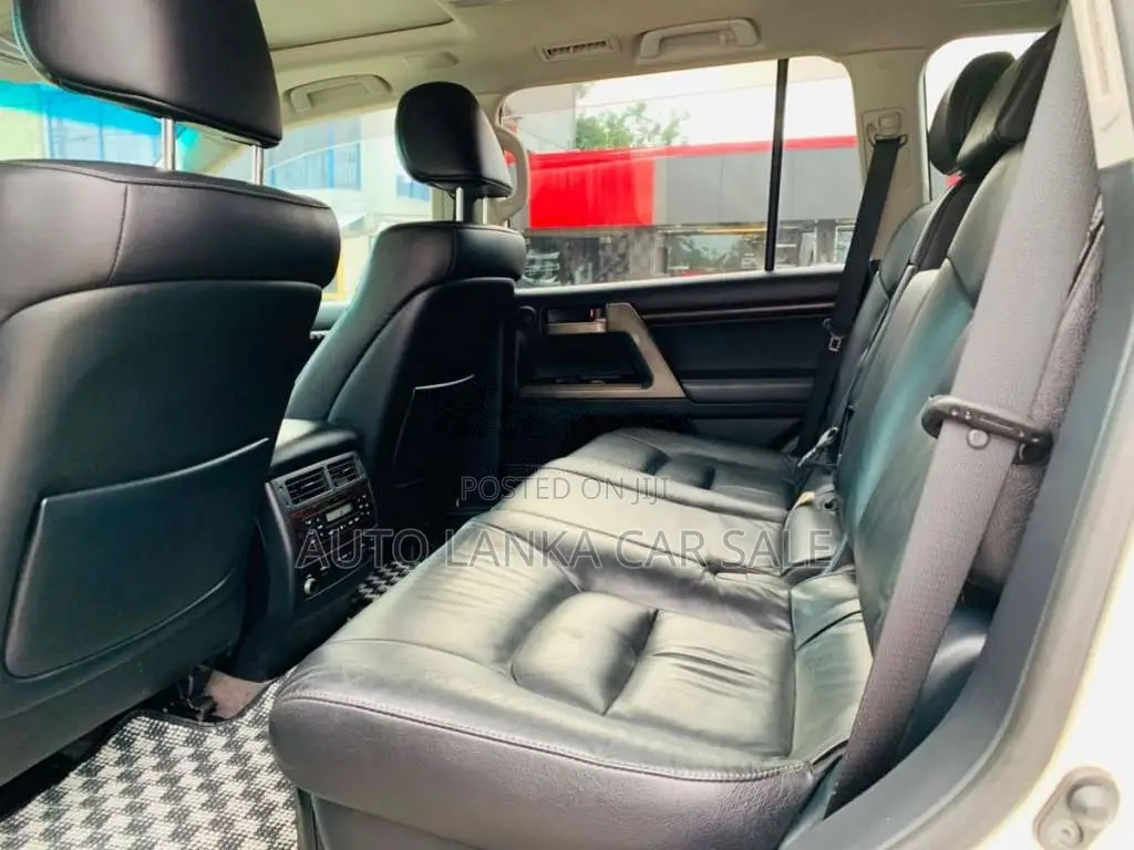 Toyota Land Cruiser V8 ZX 2011 SUV (Used)