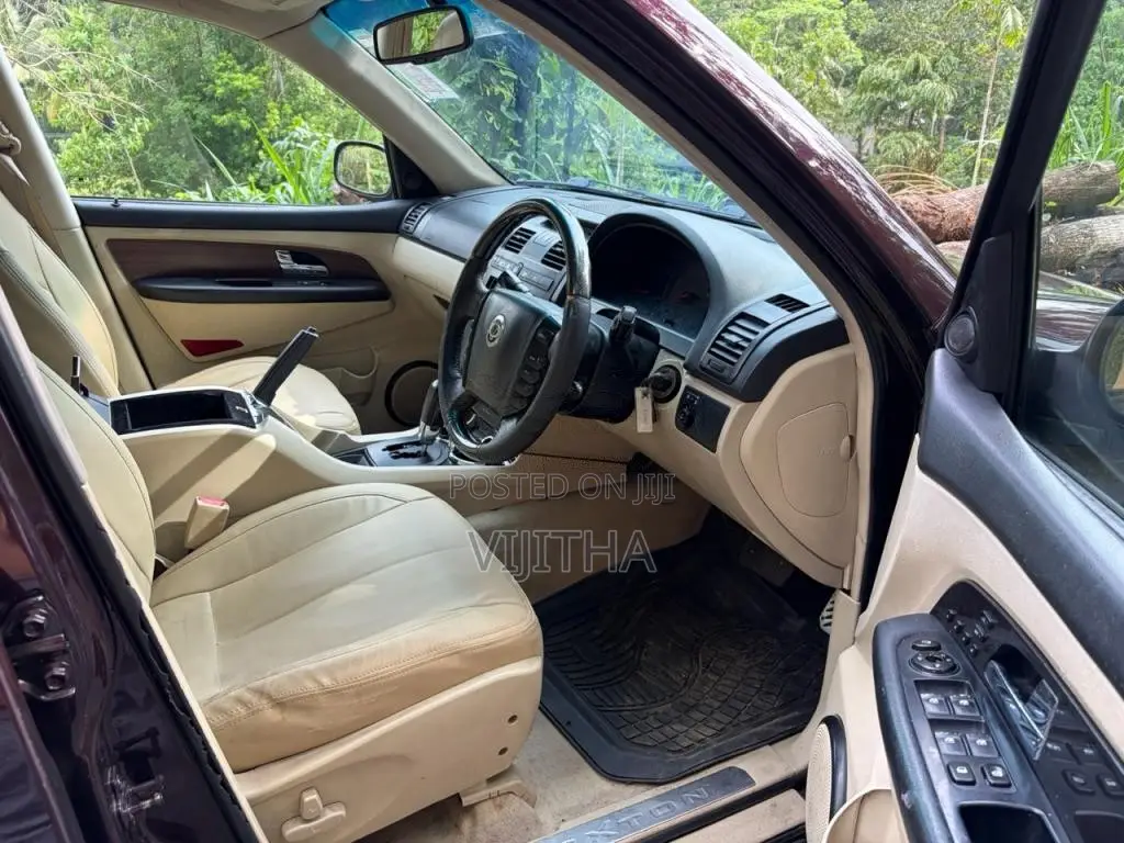 Micro Sssang Yong 2014 SUV (Used)