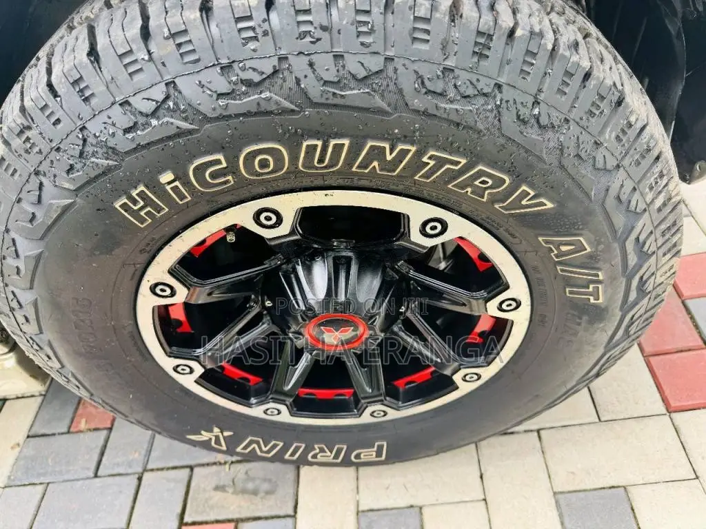 Mitsubishi Montero V6 2004 SUV (Used)