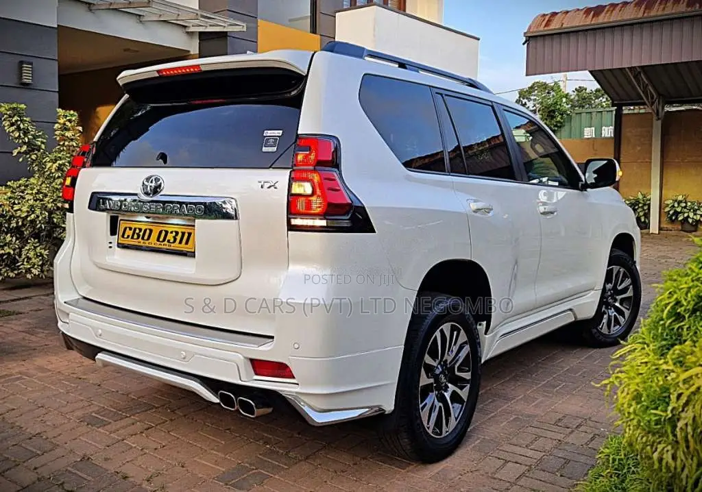 Toyota Land Cruiser TX 2023 SUV (Used)