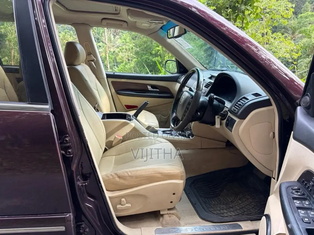 Micro Sssang Yong 2014 SUV (Used)