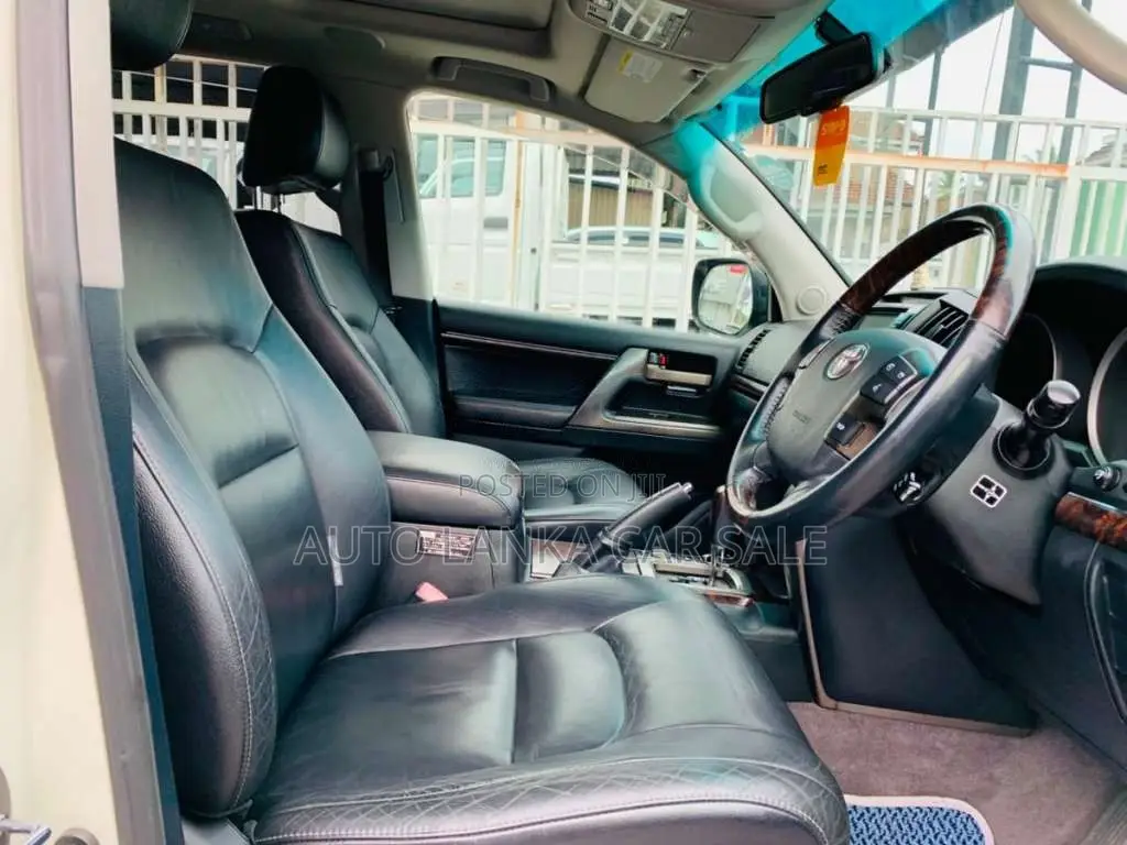 Toyota Land Cruiser V8 ZX 2011 SUV (Used)