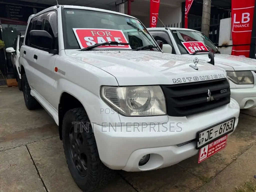 Mitsubishi Pajero GDI Io 2000 SUV (Used)