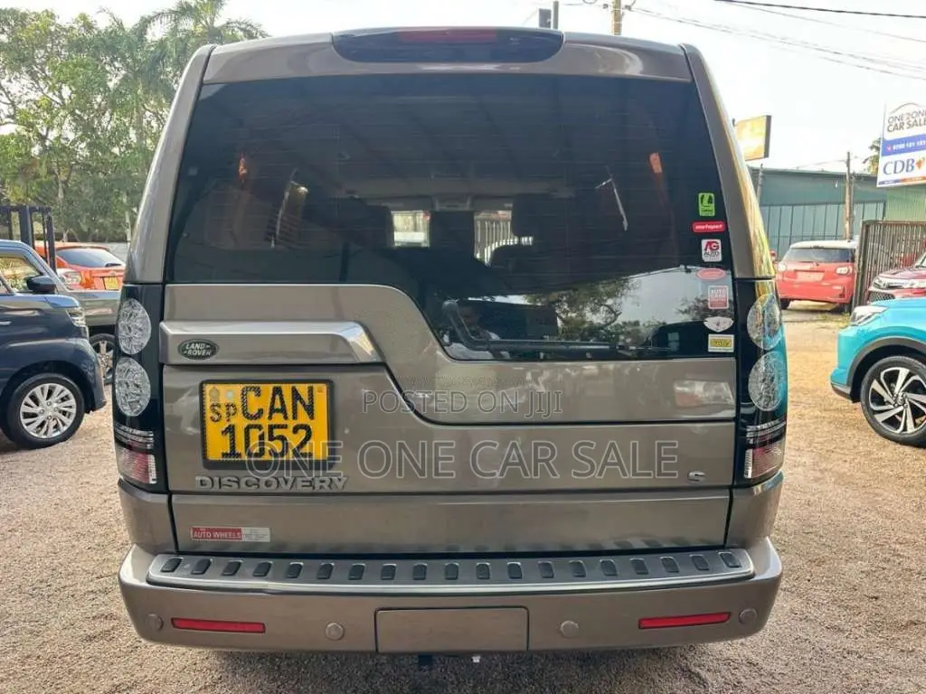 Land-Rover Discovery 4S SDV6 2015 SUV (Used)