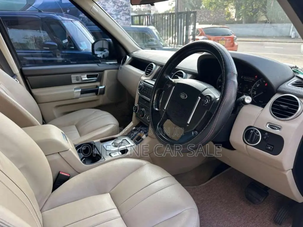 Land-Rover Discovery 4S SDV6 2015 SUV (Used)