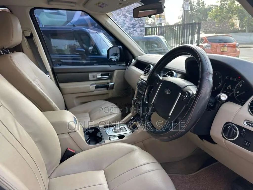 Land-Rover Discovery 4S SDV6 2015 SUV (Used)