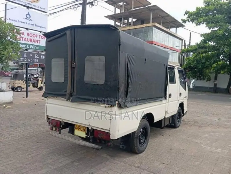 JMC CrewCab 2011 Crew Cab (Used)