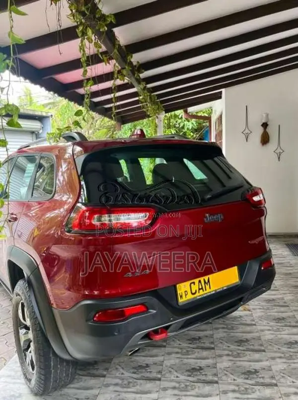 Jeep Cherokee Trailhawk 2015 SUV (Used)
