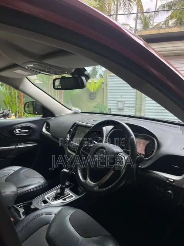 Jeep Cherokee Trailhawk 2015 SUV (Used)