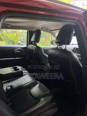 Jeep Cherokee Trailhawk 2015 SUV (Used)