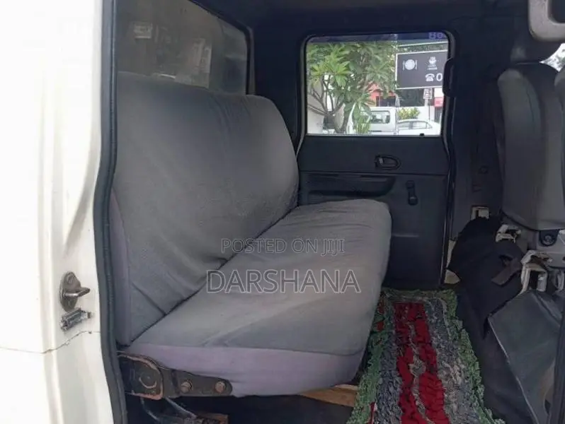 JMC CrewCab 2011 Crew Cab (Used)