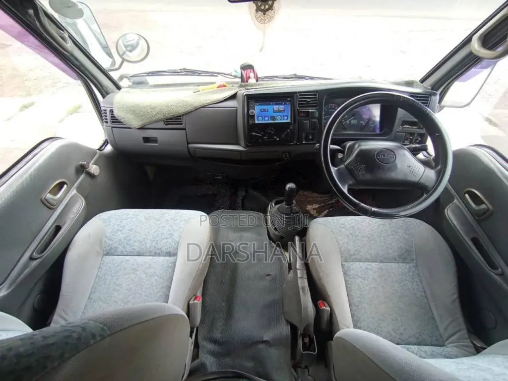 JMC CrewCab 2011 Crew Cab (Used)