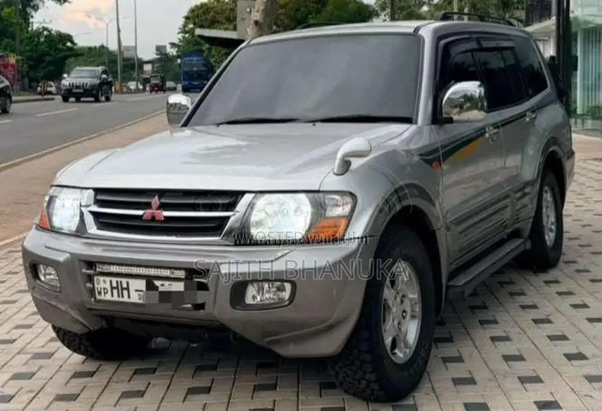 Mitsubishi Montero 2000 SUV (Used)