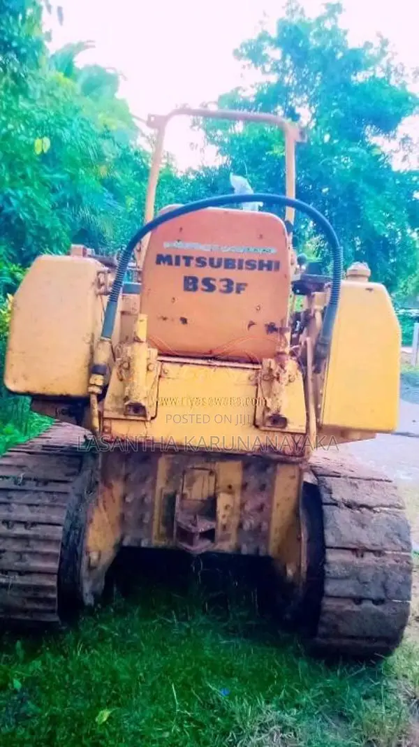 Mitsubishi BS3F 2011 Heavy-Duty (Used)