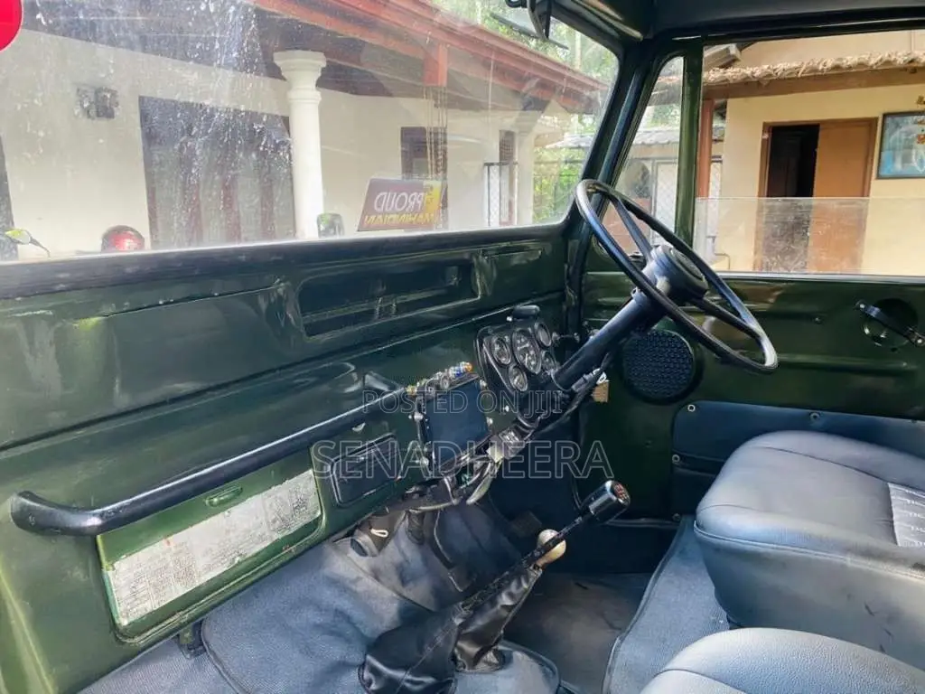 Mitsubishi 4DR5 1968 SUV (Used)