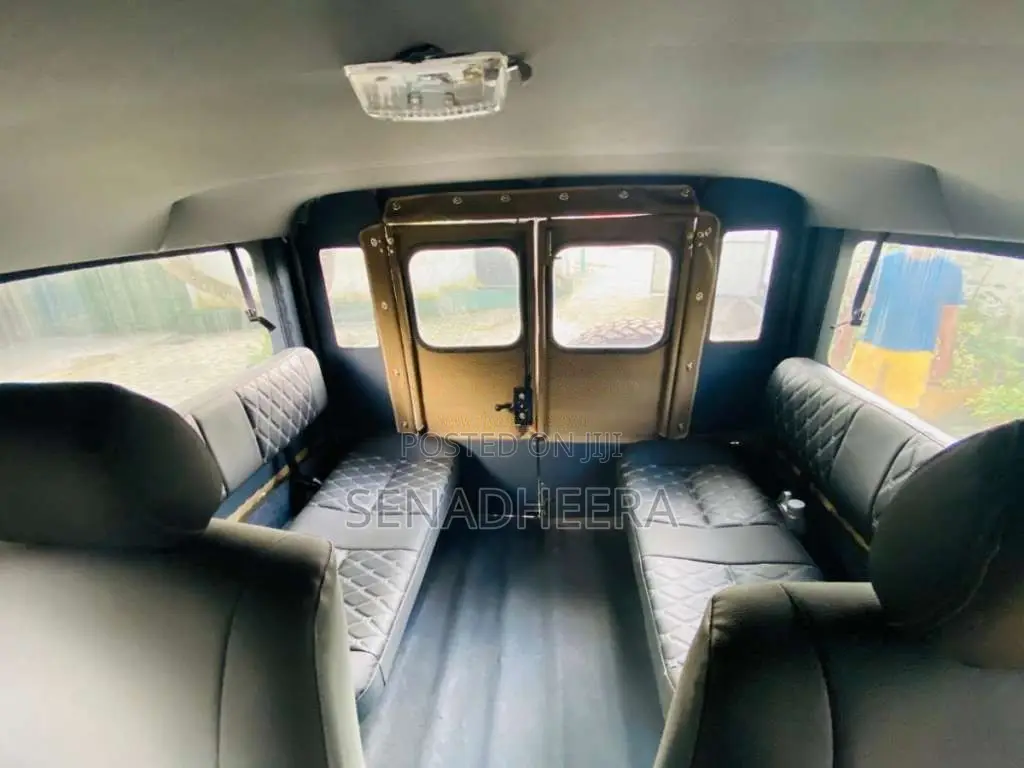 Mitsubishi 4DR5 1968 SUV (Used)