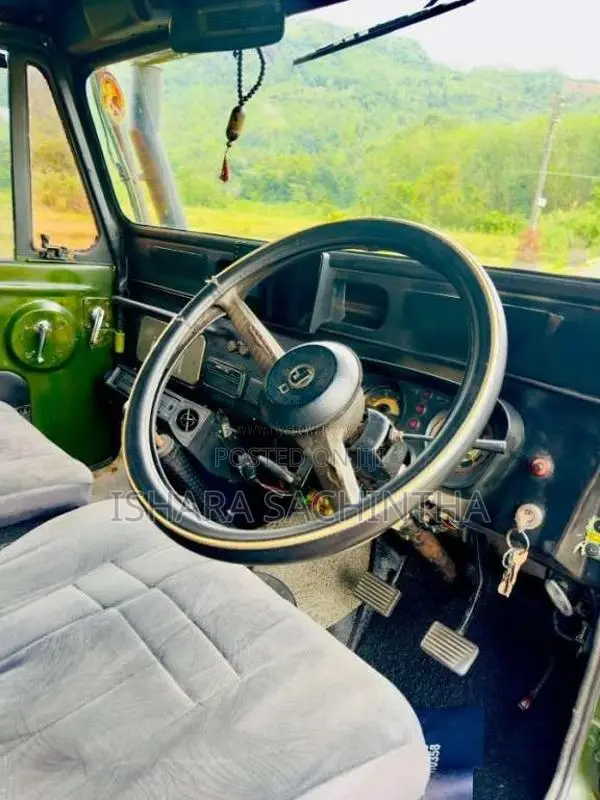Mitsubishi 4DR5 J 44 1987 SUV (Used)