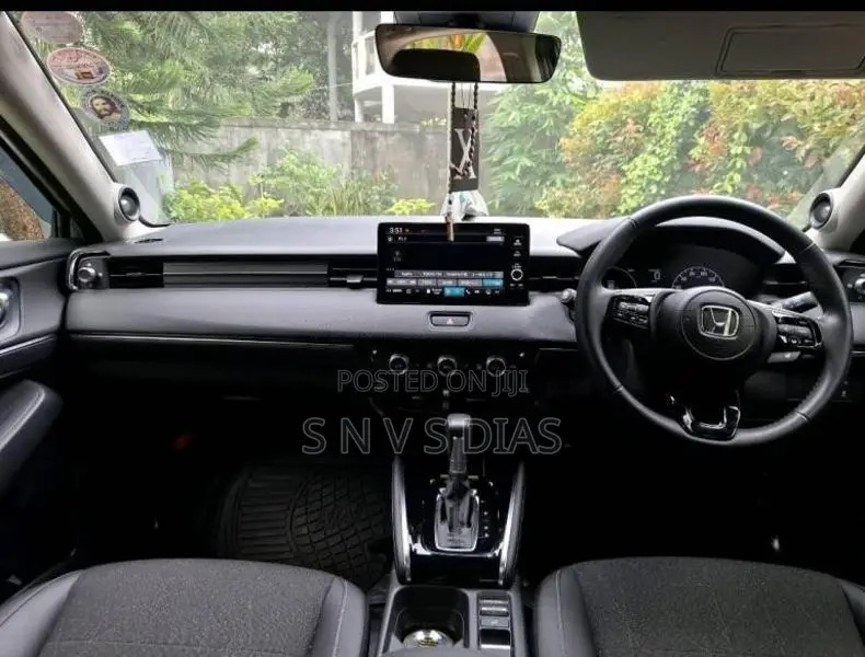 Honda Vezel Z Premium 2025 SUV (Used)