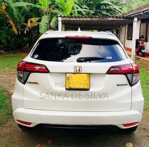 Honda Vezel 2014 SUV (Used)
