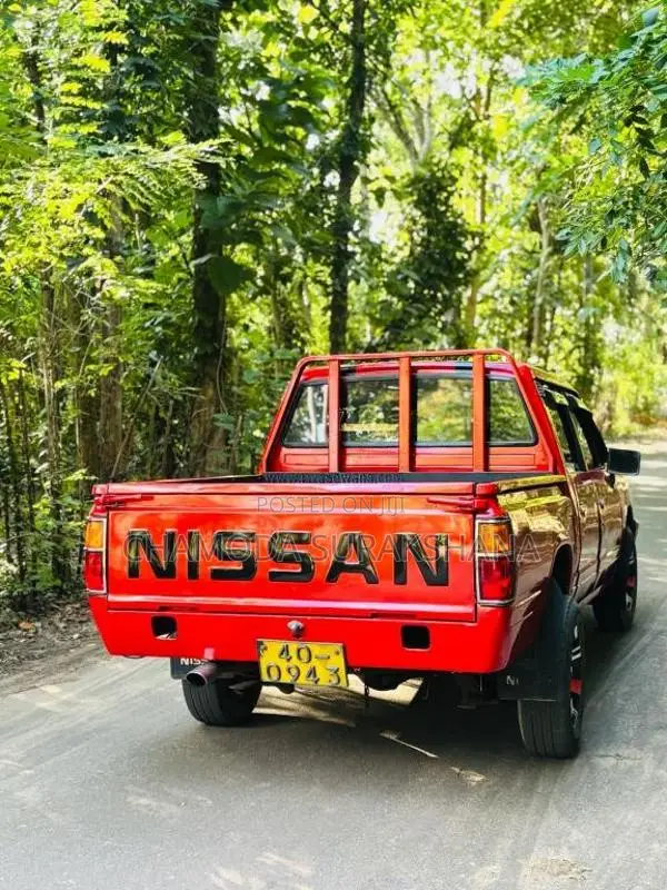 Nissan Double Can 1983 Crew Cab (Used)