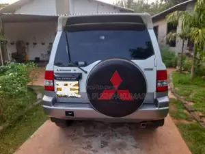 Mitsubishi Pajero IOLimited 2001 SUV (Used)
